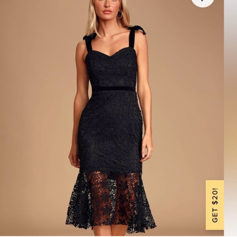 Lulu’s Utterly Entranced black trumpet dress size large
